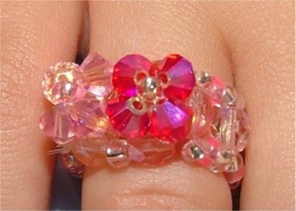 Rose, bague fleur en cristal de Swarovski