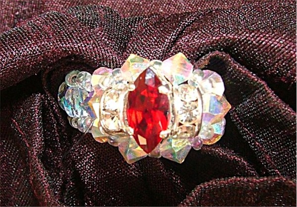 Rubis, bague en veritable cristal de Swarovski