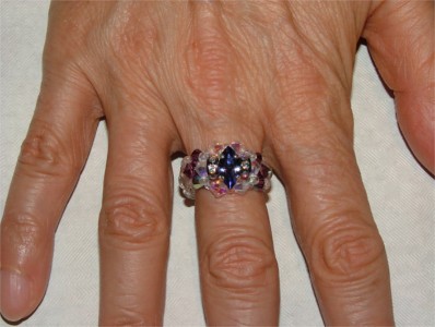 Solitaire merveilleux en  strass et verre de Bohme