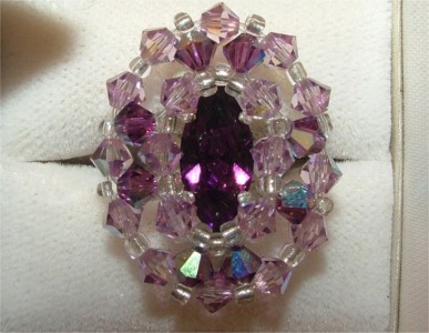Violine, Une bague en verre de Bohme 